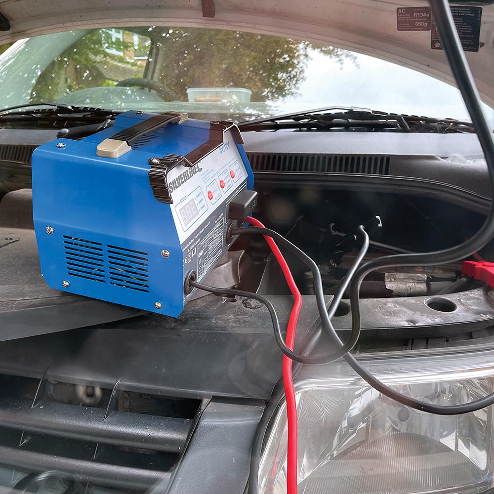 Silverline Automatic Battery Starter Charger 12A 6/12V 8-180Ah Capacity