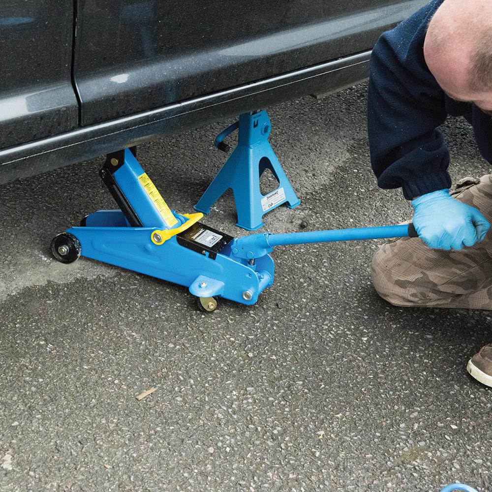 Silverline Hydraulic Trolley Jack 2 Tonne