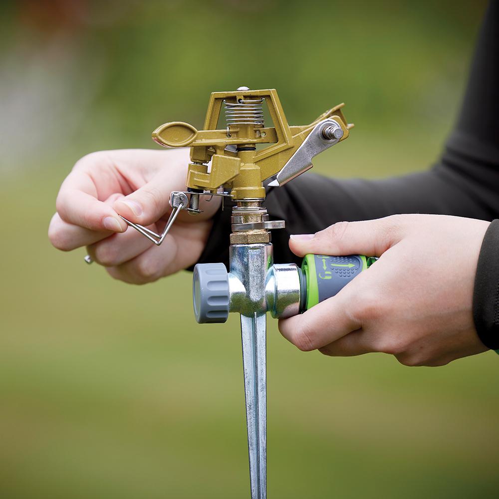 Silverline Spiked Impulse Sprinkler 1/2" Male - 300mm